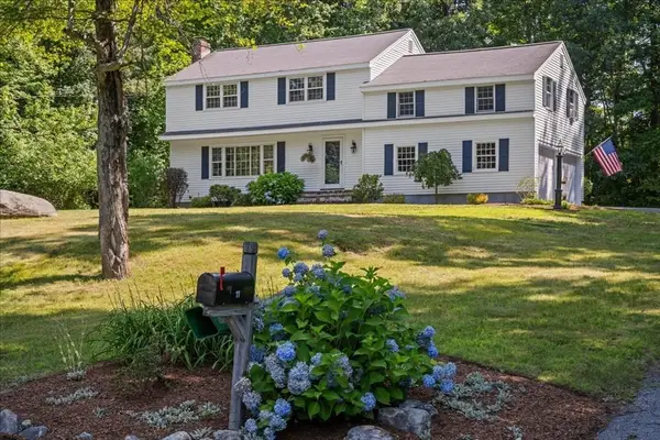 11 Hickory Rd, Southborough, MA 01772