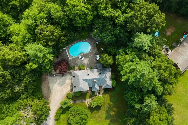 23 Ashley Ln, Acushnet, MA 02743