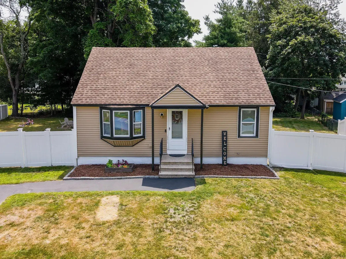 103 Fox Ave, Dracut, MA 01826 - #1