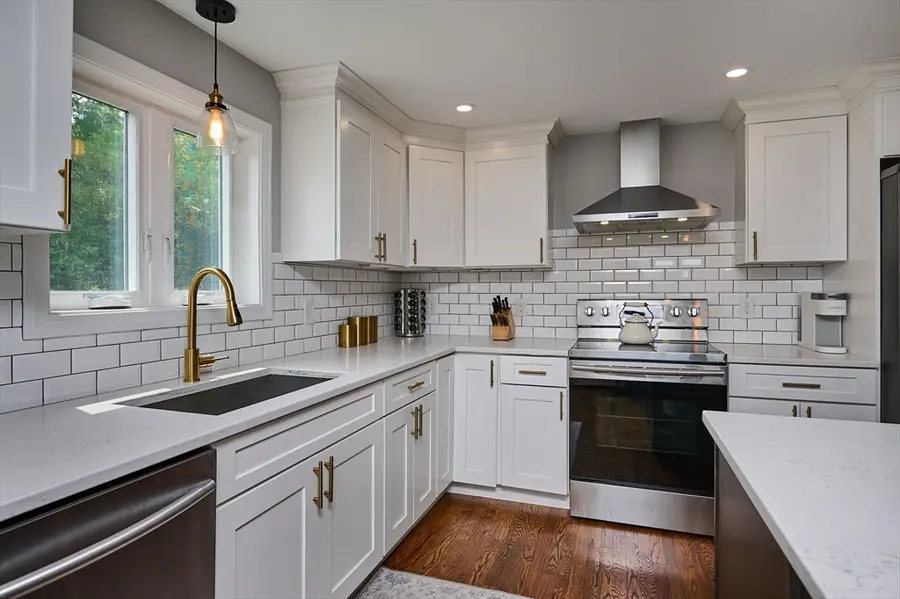 194 Pleasant St, East Longmeadow, MA 01028 - #3
