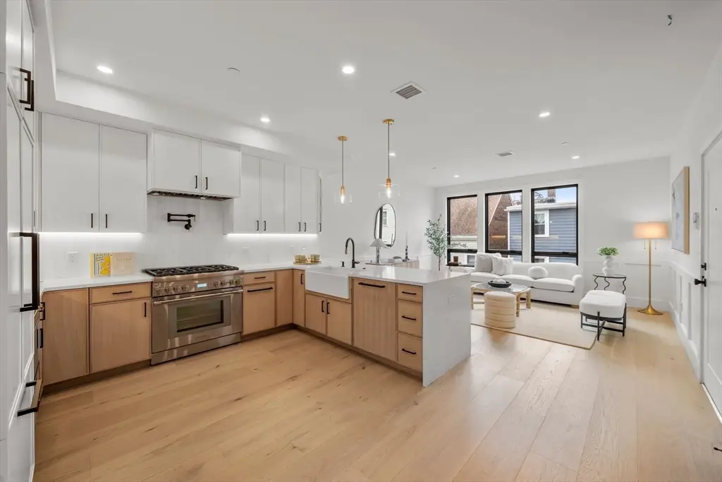 136 West 8th #3, Boston, MA 02127 - #1