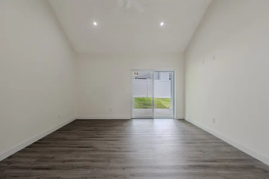109 Navy Yard Rd, Dracut, MA 01826 - #2