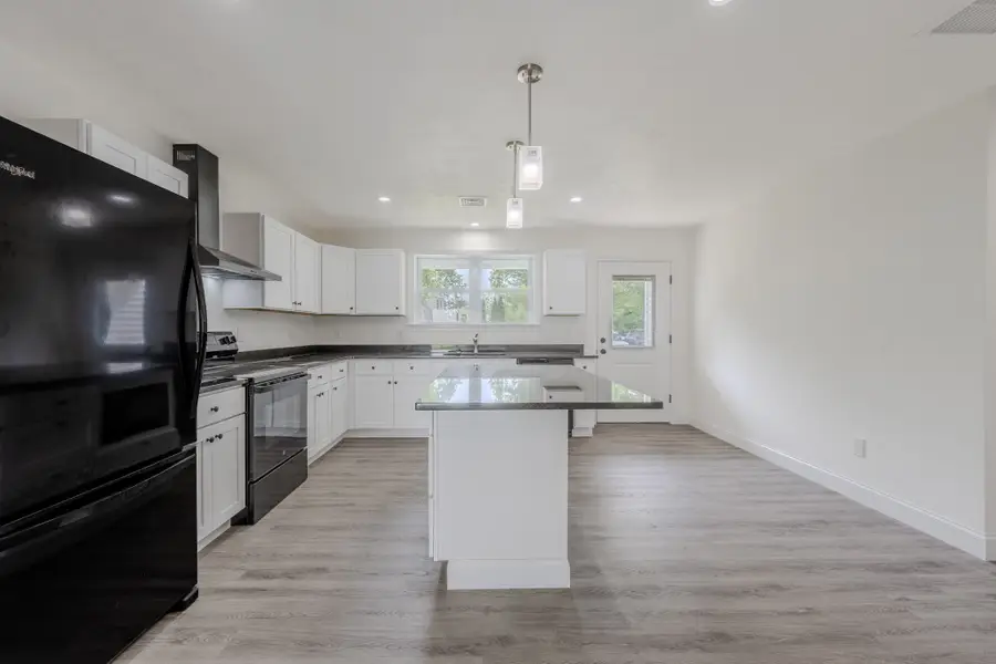 109 Navy Yard Rd, Dracut, MA 01826 - #3