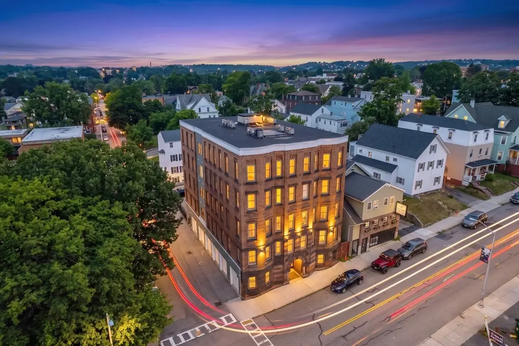 257 Pleasant St #7, Worcester, MA 01609 - #1