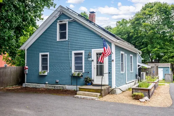 48R Manchester St, Leominster, MA 01453