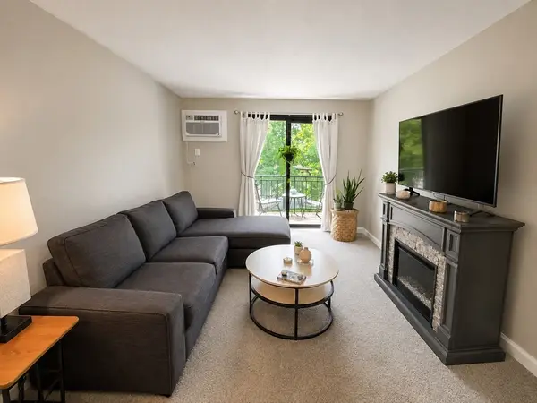 655 W Lowell Ave #12, Haverhill, MA 01832