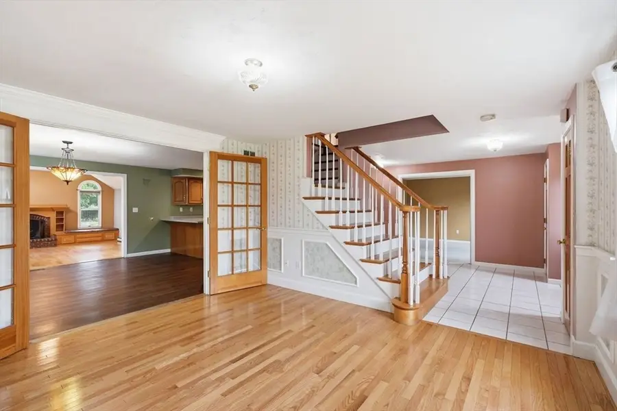 7 Rising Sun Ln, West Bridgewater, MA 02379 - #3