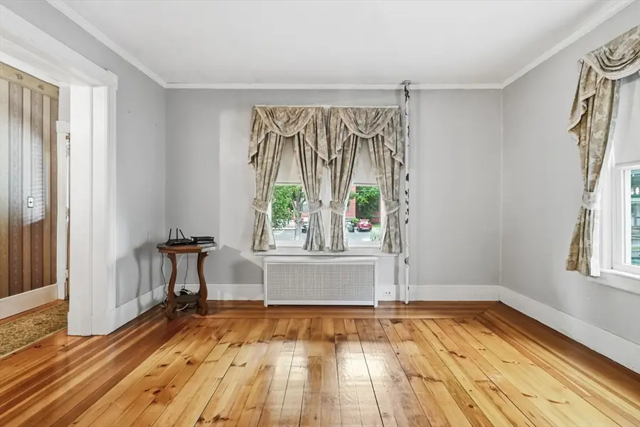 108 Grape St, Chicopee, MA 01013 - #3