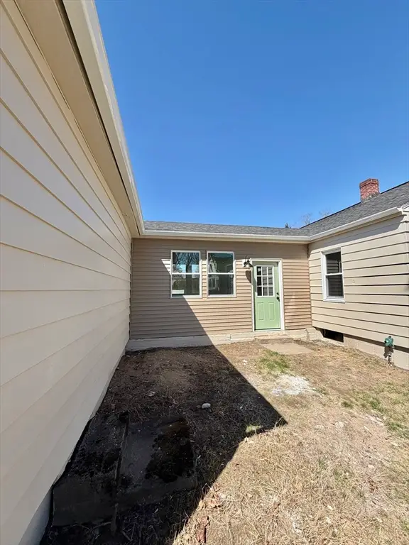 26 Mt. Tom Ave, Easthampton, MA 01027 - #3