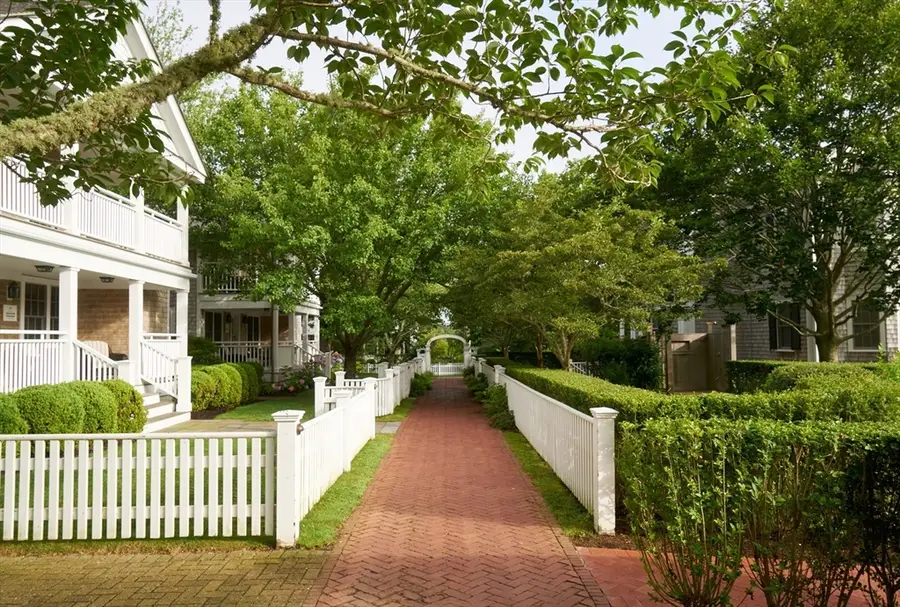 131 North Water St-huxford Cottage #94, Edgartown, MA 02539 - #2