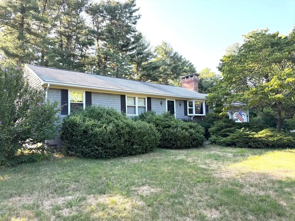 3 Bittersweet Dr, Seekonk, MA 02771 - #1