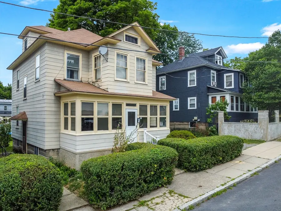 13 Endicott St, Lawrence, MA 01841 - #2