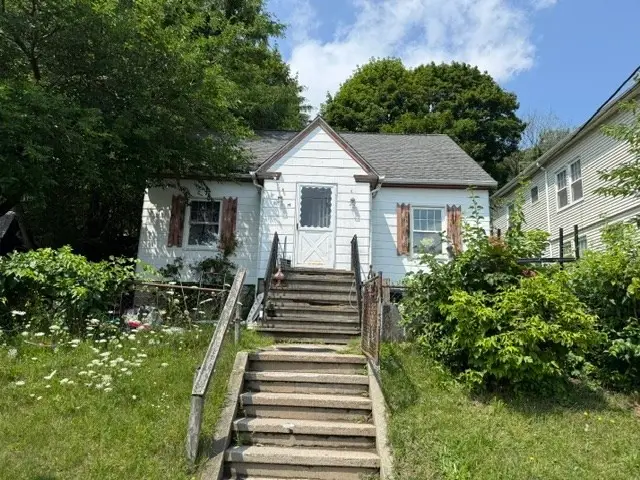 26 Carlstad St, Worcester, MA 01607 - #1