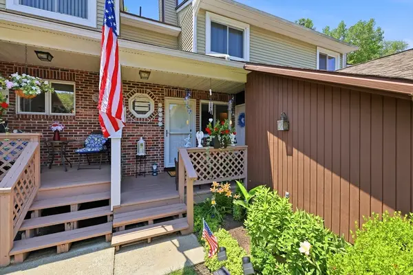 204 Brookfield Ln #204, Agawam, MA 01001