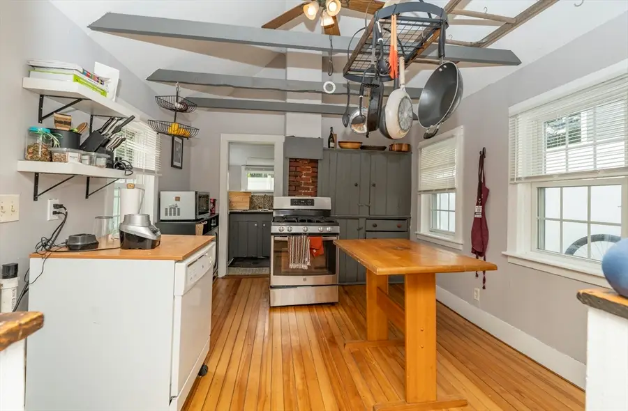 6 Spring St, Amesbury, MA 01913 - #2