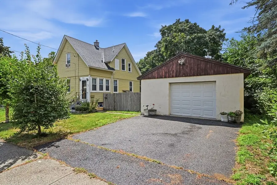 43 Hampden St, Ludlow, MA 01056 - #3