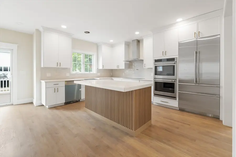 54 Hawthorn Ave, Needham, MA 02492 - #3