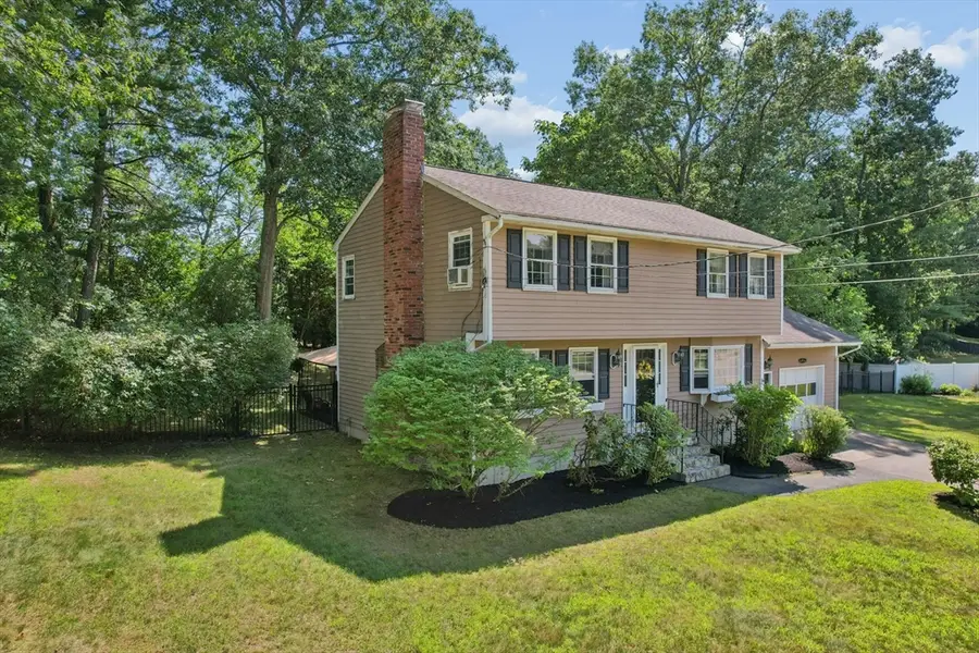 4 Powerline Dr, Grafton, MA 01519 - #2