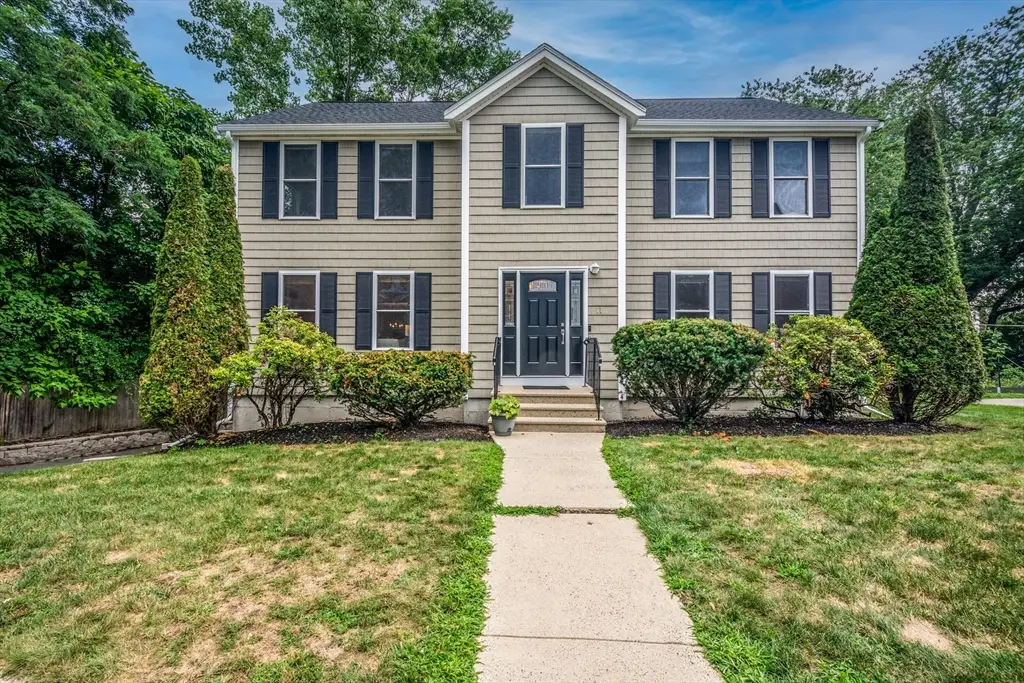 11 Williams Cir, Winchester, MA 01890 - #1