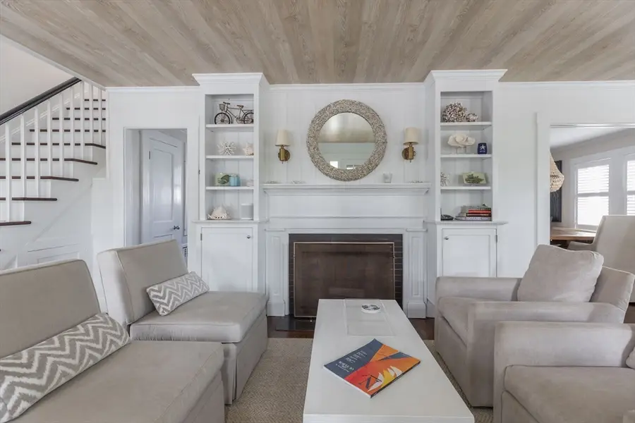 7 N Beach St, Nantucket, MA 02554 - #2
