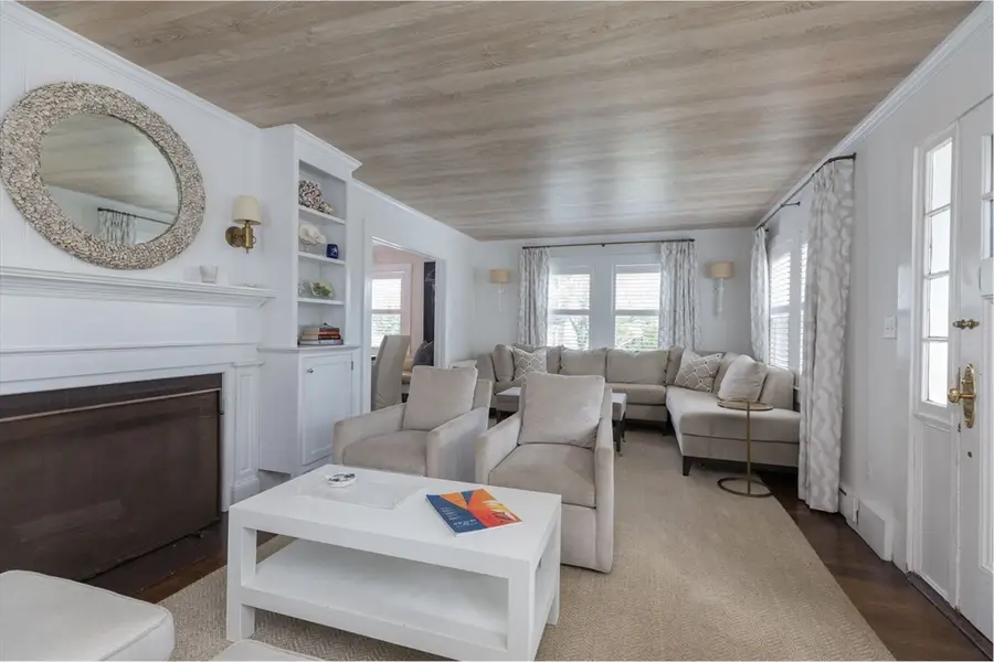 7 N Beach St, Nantucket, MA 02554 - #3