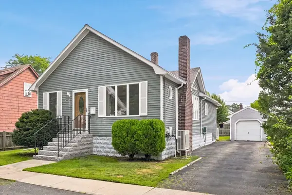 32 Glendale Ave, Peabody, MA 01960