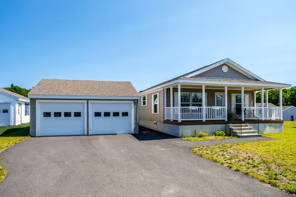 32 Onyx Path, Gardner, MA 01440