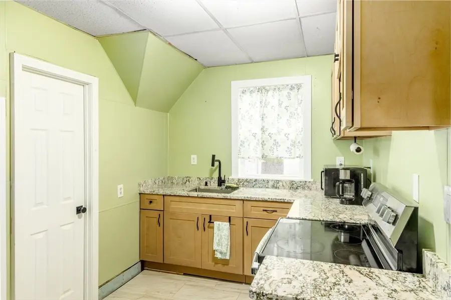 124 Belmont St, Worcester, MA 01605 - #3