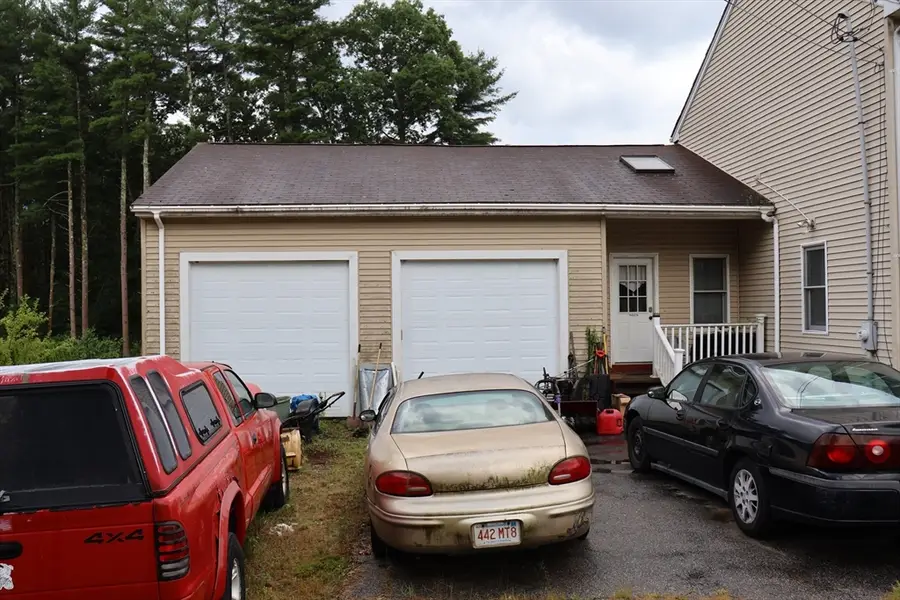 117 Charlton St, Oxford, MA 01540 - #3