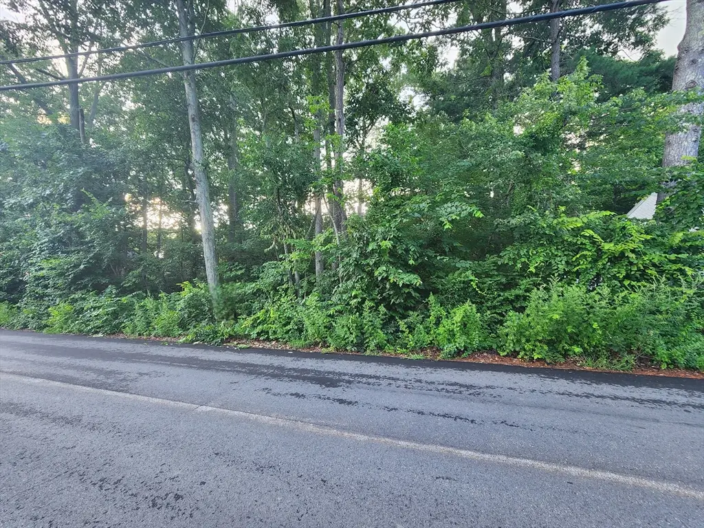 20 Lakeside Ave, Webster, MA 01571 - #1