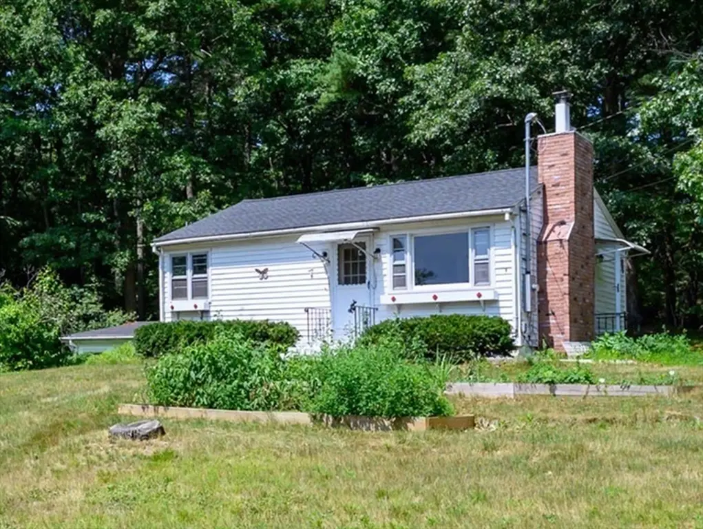 7 Darrel Ave, Granby, MA 01033 - #1