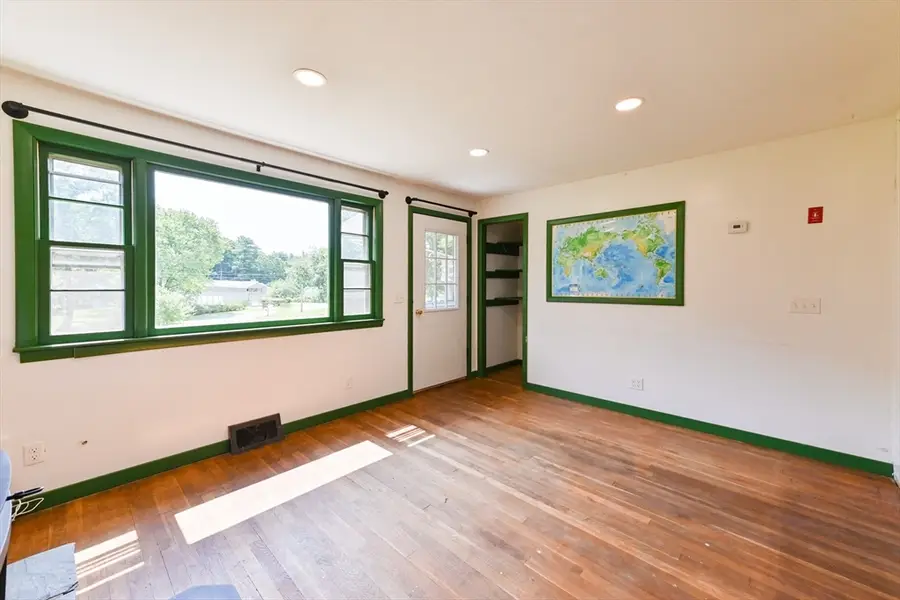 7 Darrel Ave, Granby, MA 01033 - #2