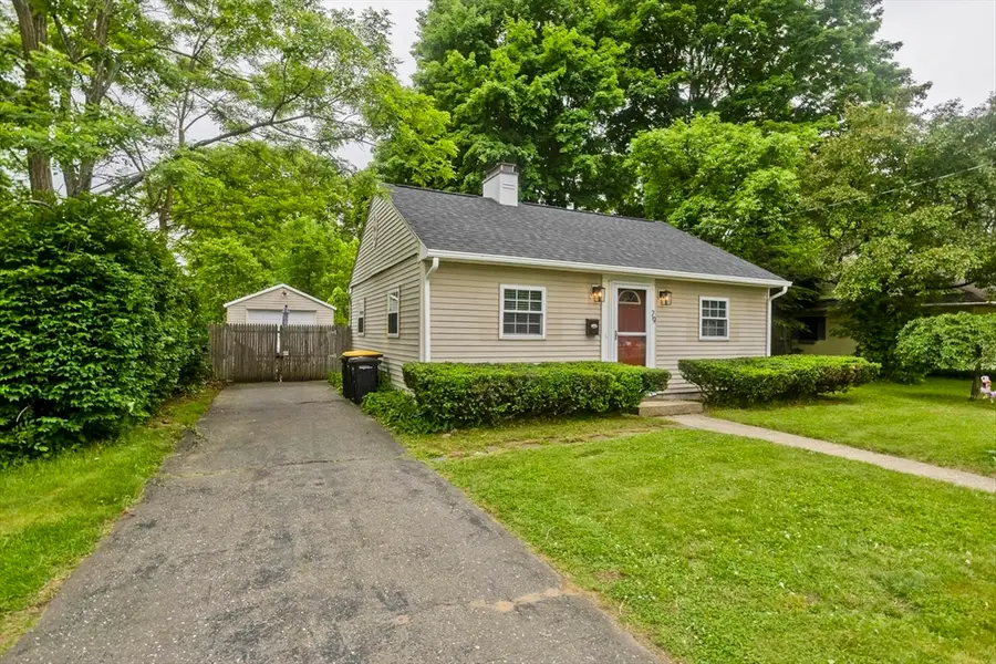 29 Lawnwood Ave, Longmeadow, MA 01106 - #2