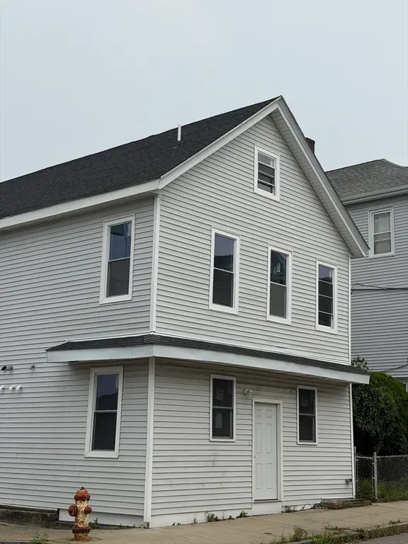 82 William St, Fall River, MA 02721