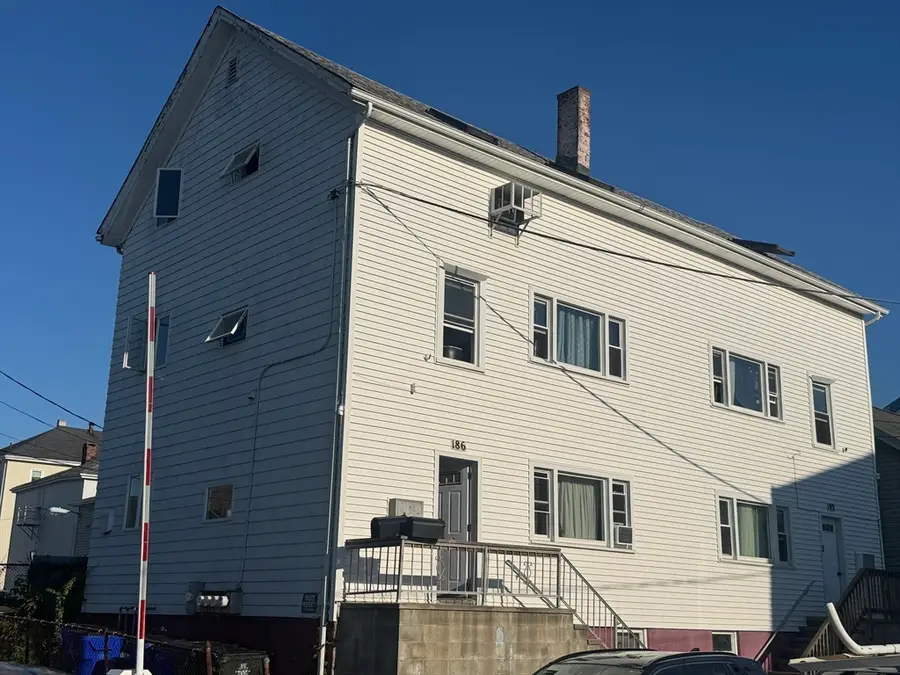 186 Fountain St, Fall River, MA 02721 - #3
