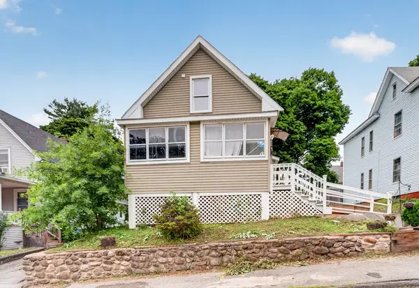 8 Gilman Street, Worcester, MA 01605