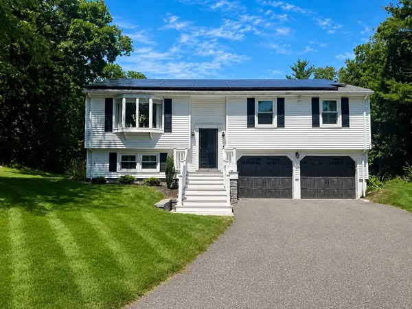 345 Raleigh Tavern Ln, North Andover, MA 01845