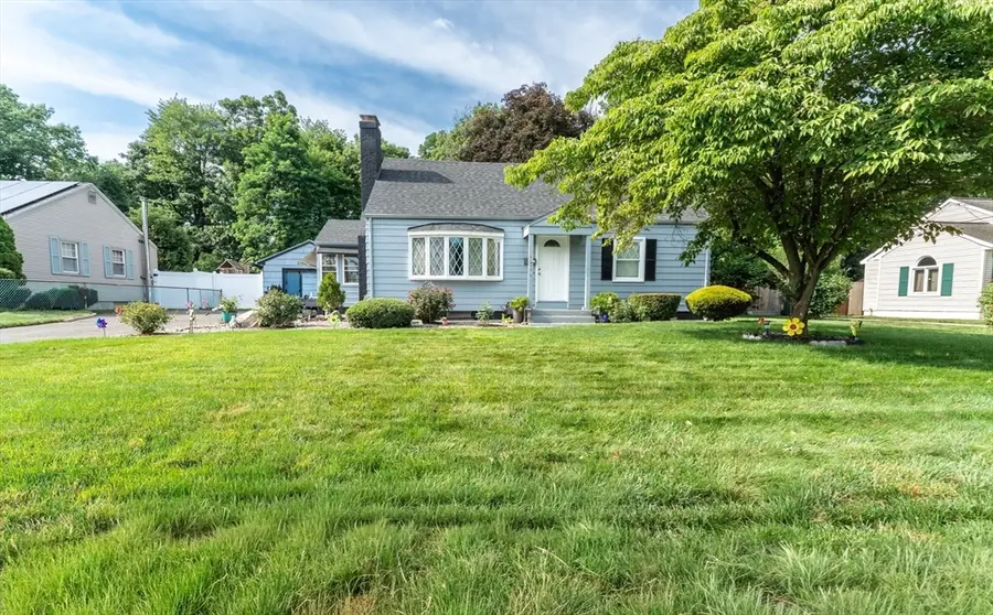 12 Kenway Dr, Springfield, MA 01104 - #2