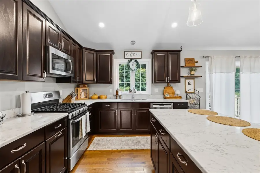 10 Carousel Ter, Dartmouth, MA 02747 - #3