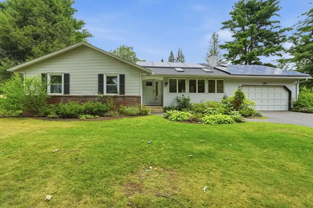 31 Colonial Court, Amherst, MA 01002 - #1