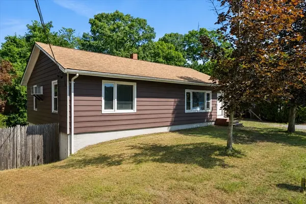 39 Norman Ave, Taunton, MA 02780