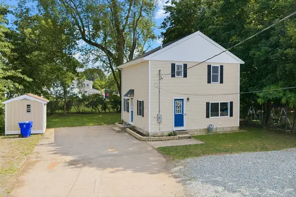 27-R Monroe St, Taunton, MA 02780