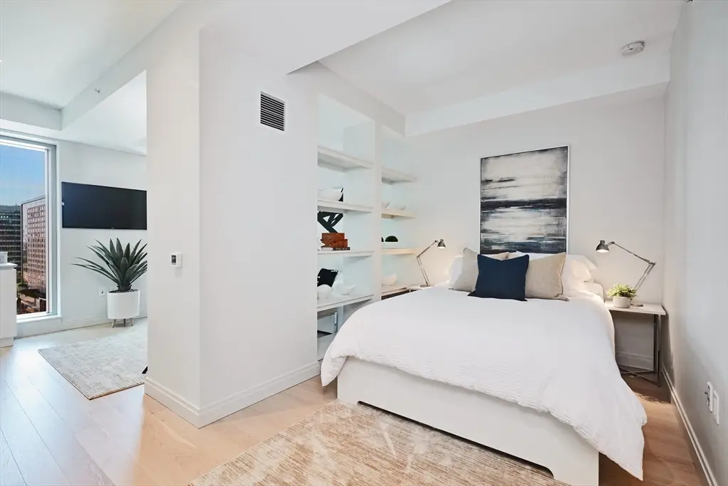 135 Seaport Blvd #U18, Boston, MA 02210 - #1
