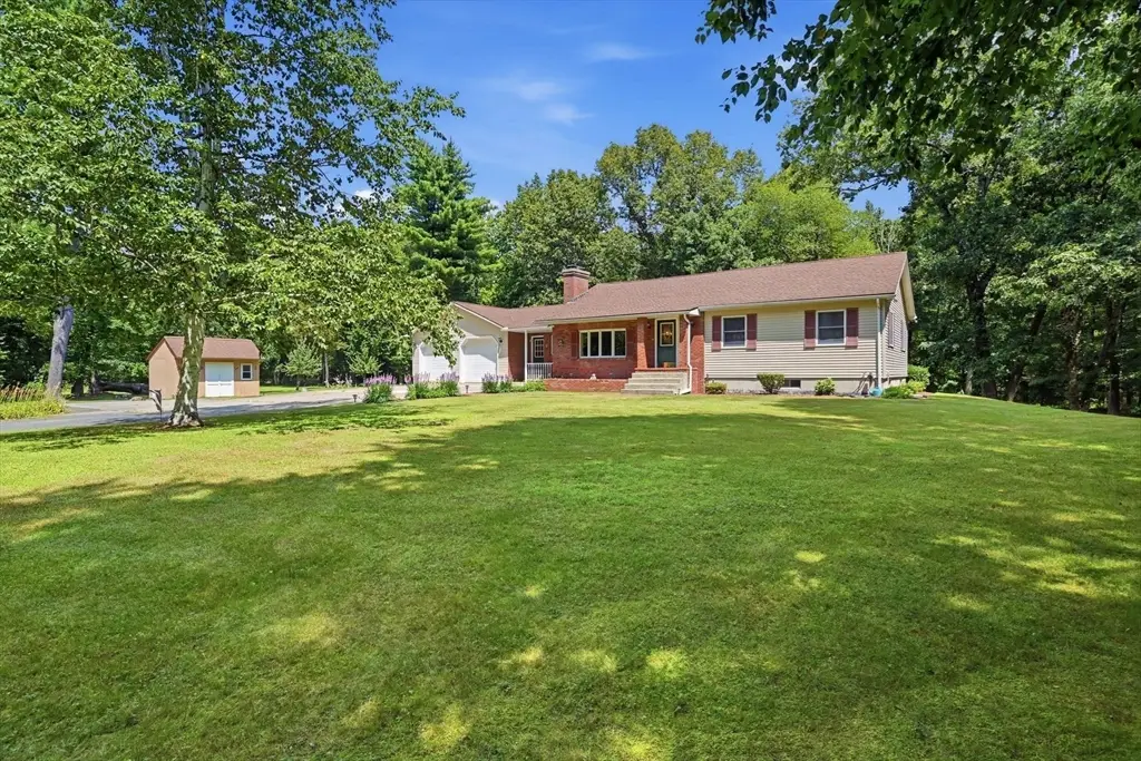 414 Mountain Rd, Holyoke, MA 01040 - #1