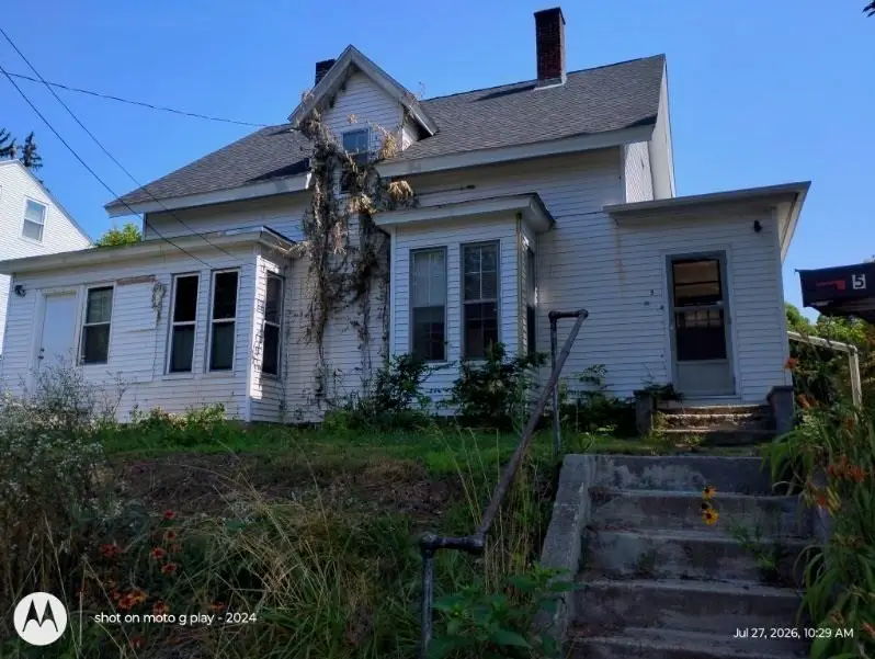 7 Pleasant Street, Ware, MA 01082 - #3