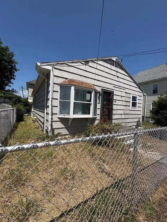 61 Taber St, New Bedford, MA 02740 - #1