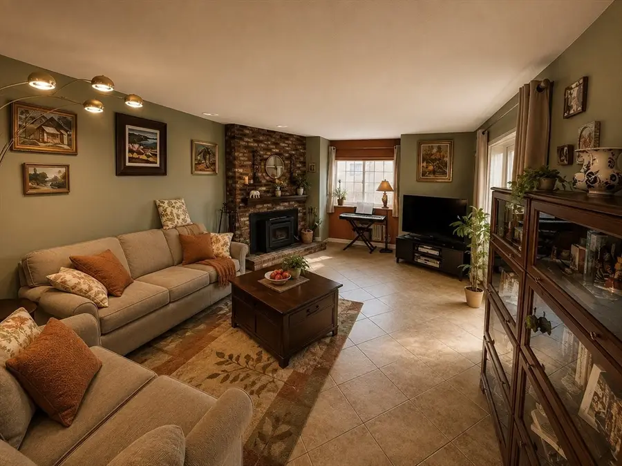 21 Voyagers Ln #21, Ashland, MA 01721 - #3
