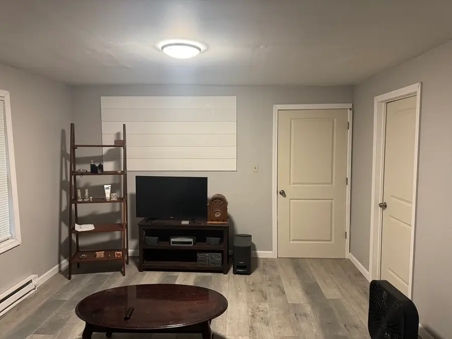 8 Robertson Dr, Shrewsbury, MA 01545 - #3