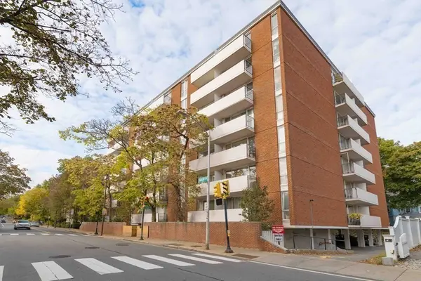 29 Concord Ave. #212, Cambridge, MA 02138
