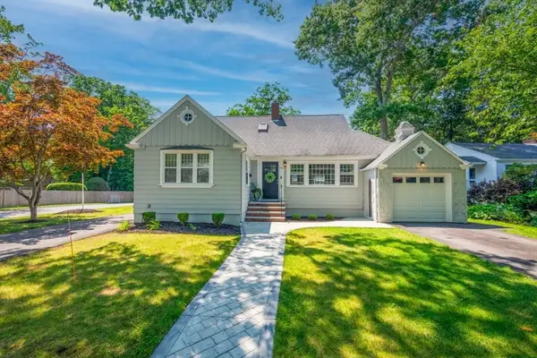 70 Berwick Pl, Norwood, MA 02062